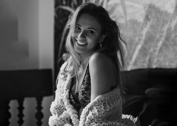 Découvrez les plus belles femmes de joueurs du Top 14 ANNELLE