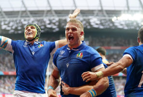 L’Italien Lorenzo Cannone célèbre son quatrième essai lors de la Coupe du Monde de Rugby 2023, match de poule A au Stade de Nice, France. Date de la photo : mercredi 20 septembre 2023.