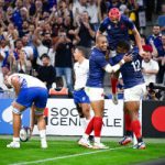 Louis Bielle-Biarrey, Gael Fickou et Jonathan Danty célèbrent un essai lors de la Coupe du Monde de Rugby RWC 2023, match de poule A entre la France et la Namibie au Stade Vélodrome, Marseille, France le 21 septembre 2023.