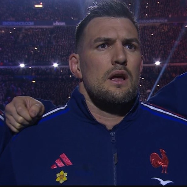 Pourquoi le XV de France portait une jonquille pour la finale du Tournoi des Six Nations equipe de france jonquille