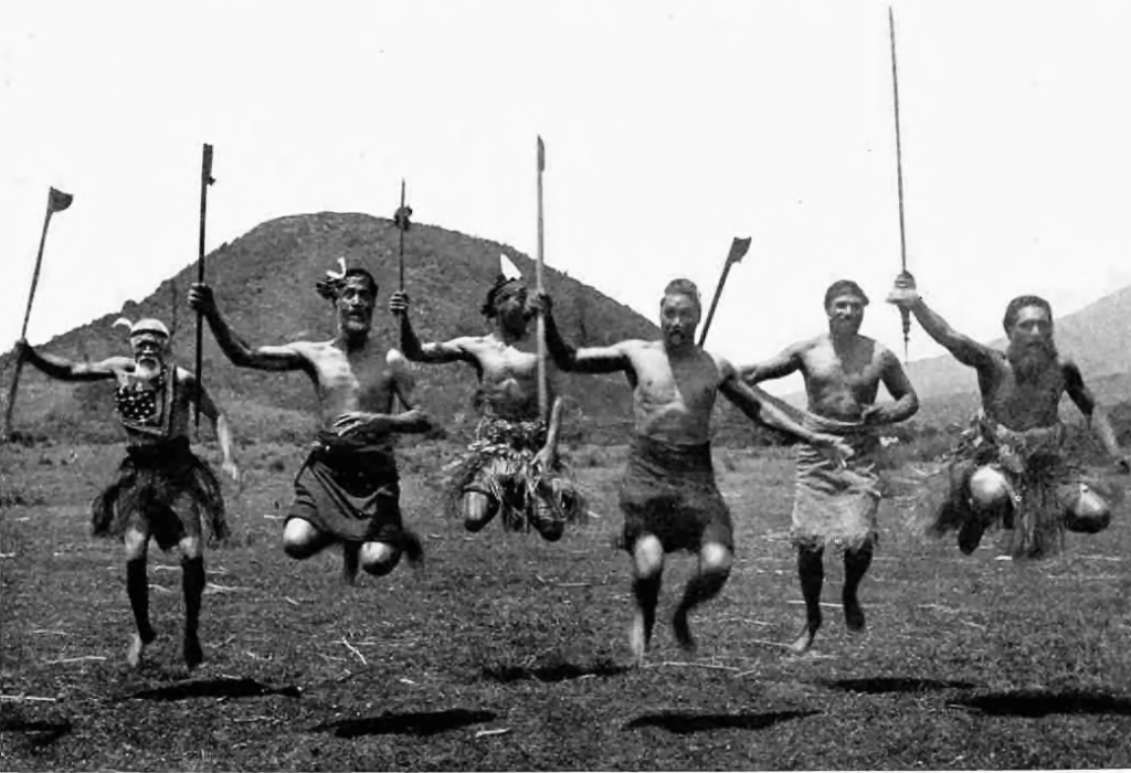 Le Haka des All Blacks : Tradition, Identité et chant guerrier Maori warriors performing a haka